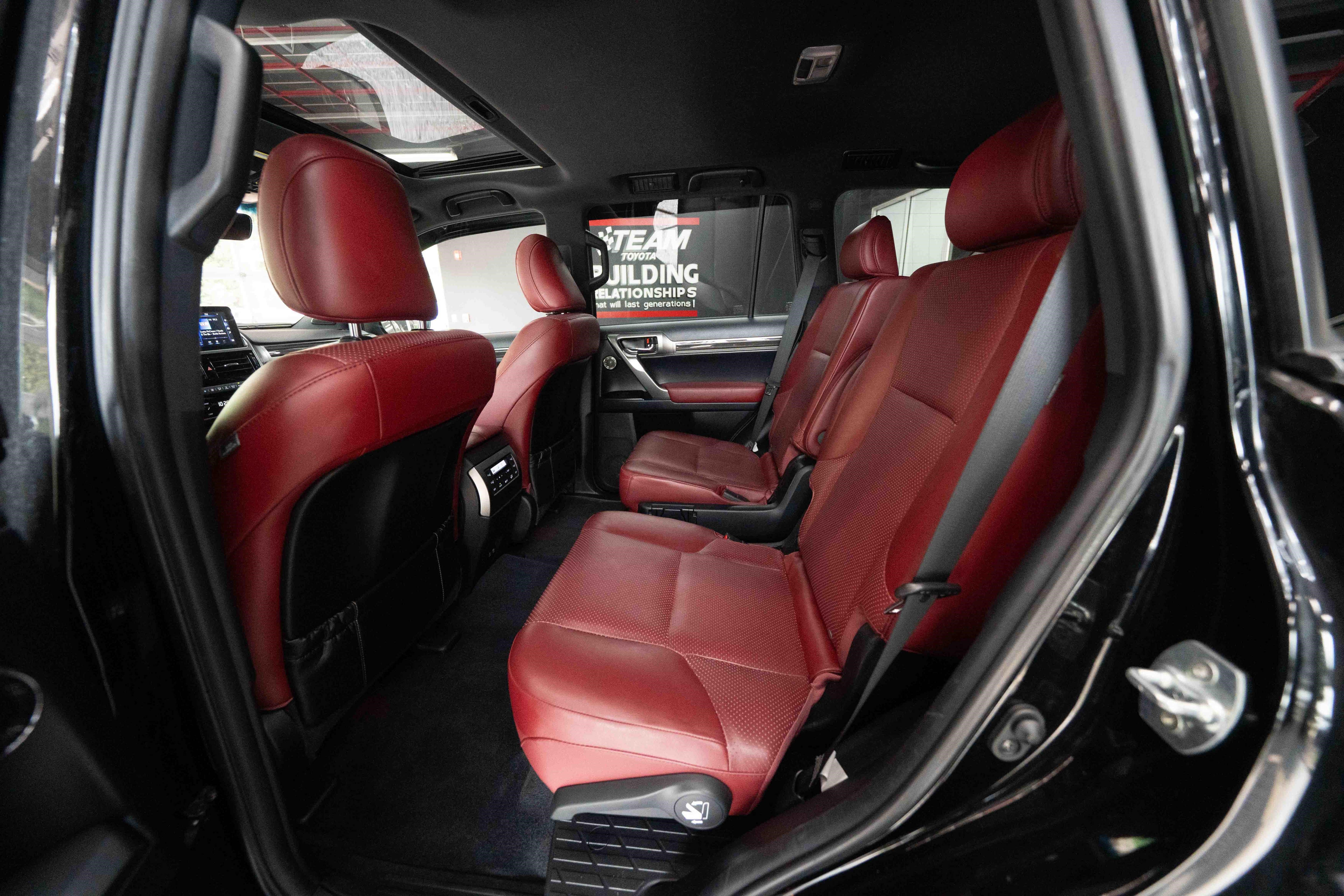 Used 2023 Lexus GX 460 Luxury w/ Sport Design Package AWD/4WD image 23