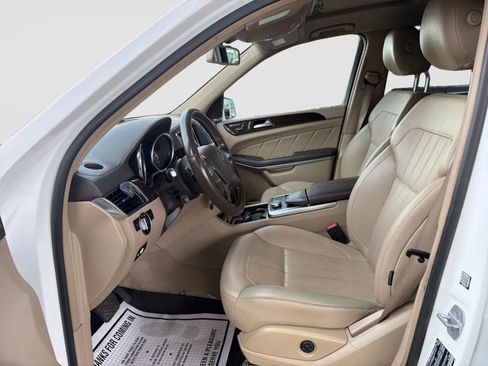 Used 2014 Mercedes-Benz GL 450 4MATIC image 4