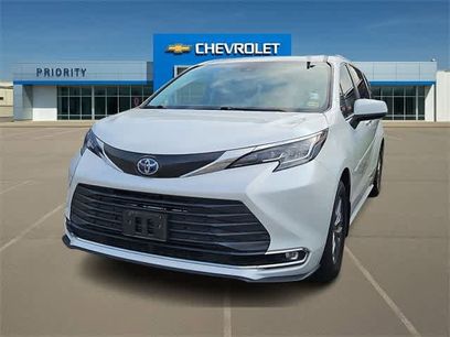 Used 2022 Toyota Sienna XLE