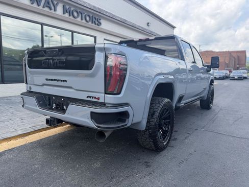 Used 2024 GMC Sierra 2500 AT4 w/ AT4 Premium Plus Package AWD/4WD image 3