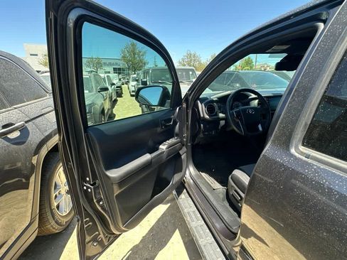 Used 2023 Toyota Tacoma TRD Off-Road w/ Technology Package RWD image 6