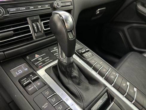 Used 2021 Porsche Macan AWD/4WD image 20