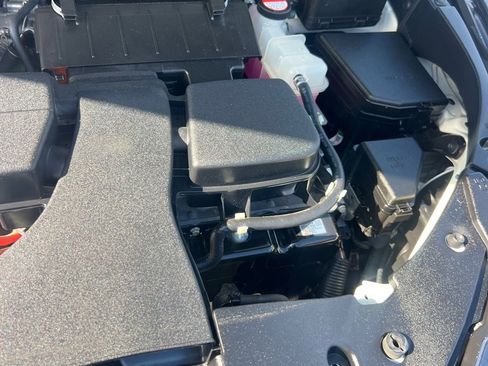 Used 2017 Toyota Highlander Limited AWD/4WD image 51