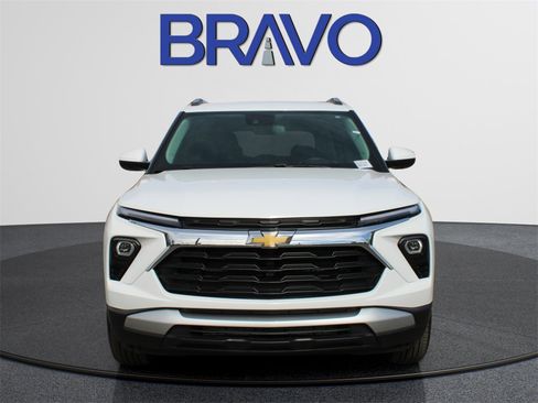 Used 2026 Chevrolet TrailBlazer LT image 2