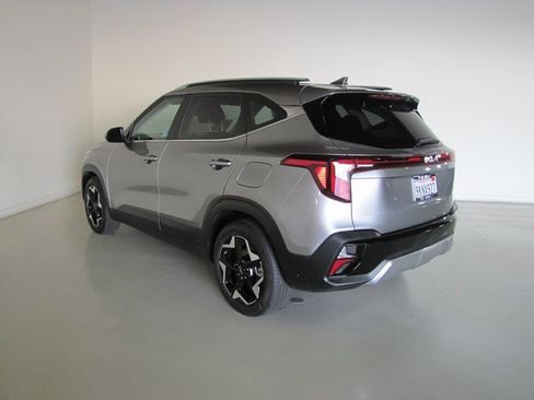 Used 2024 Kia Seltos EX image 22
