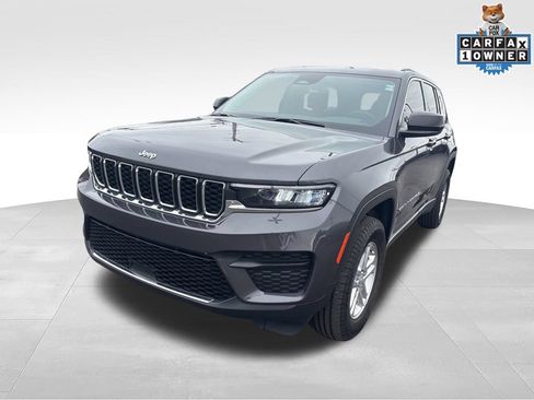 Used 2023 Jeep Grand Cherokee Laredo AWD/4WD image 8