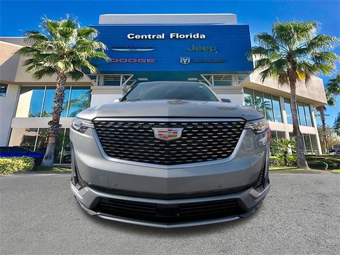 Used 2025 Cadillac XT6 Premium Luxury w/ Technology Package image 3