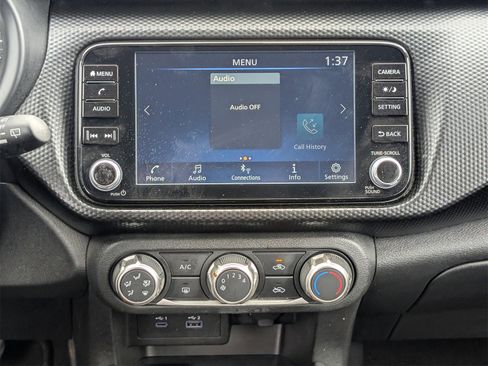 Used 2023 Nissan Kicks SV image 16