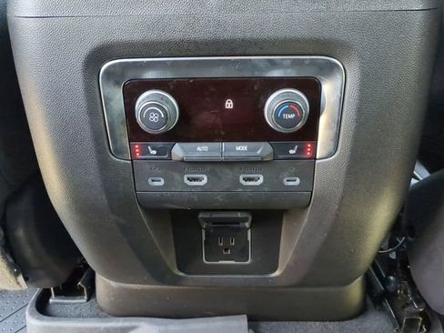 Used 2024 Chevrolet Tahoe Premier w/ Advanced Technology Package AWD/4WD image 17