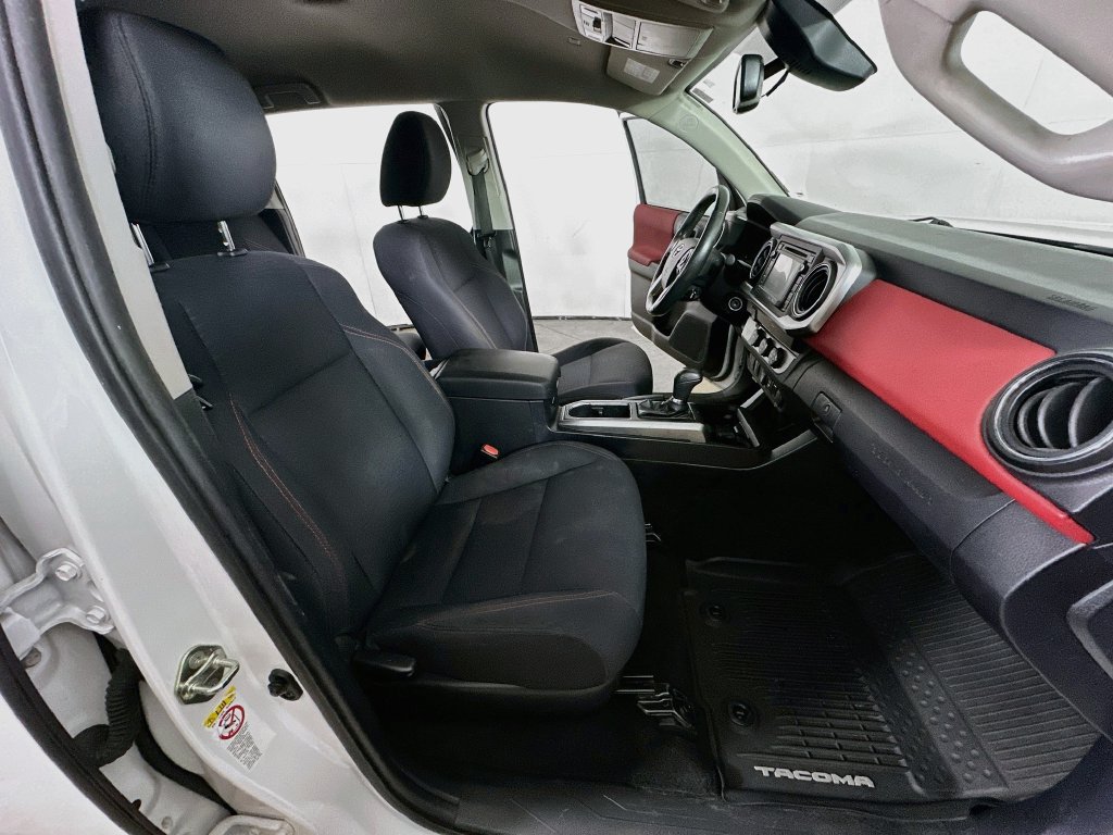 Used 2019 Toyota Tacoma SR5 RWD image 14