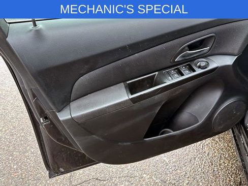 Used 2014 Chevrolet Cruze LT w/ Technology Package image 14