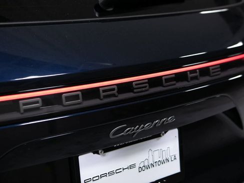 Certified 2023 Porsche Cayenne Platinum Edition w/ Assistance Package image 35