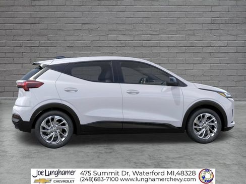 New 2027 Chevrolet Bolt LT FWD image 5