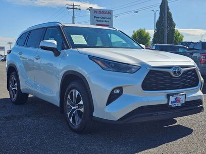 Used 2022 Toyota Highlander XLE