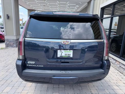 Used 2020 Cadillac Escalade ESV Premium Luxury AWD/4WD image 5