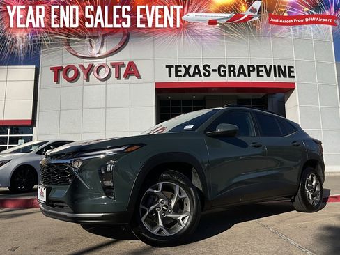 Used 2025 Chevrolet Trax LT image 1