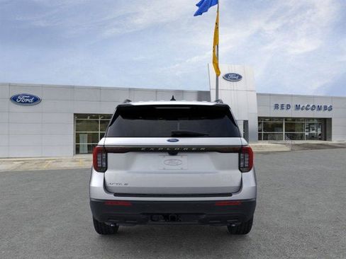 New 2025 Ford Explorer Active image 7