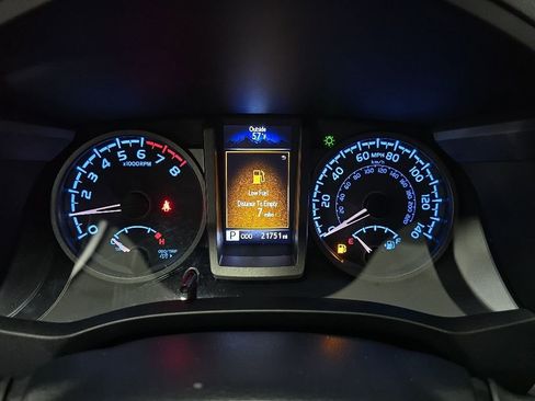 Used 2023 Toyota Tacoma TRD Off-Road w/ Technology Package AWD/4WD image 22