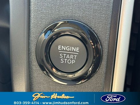 New 2025 Ford Expedition Active image 37