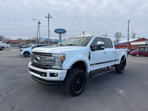 Used 2018 Ford F250 Platinum w/ Platinum Ultimate Package AWD/4WD image 3