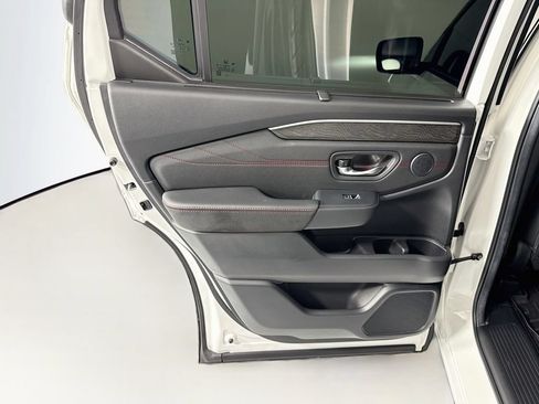 Used 2026 Honda Pilot Black Edition image 26
