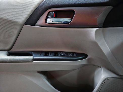 Used 2014 Honda Accord LX image 15