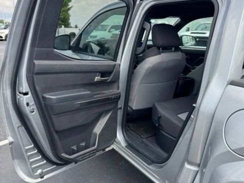 Used 2025 Toyota Tacoma TRD Sport AWD/4WD image 13