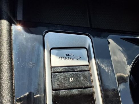 Used 2024 Volkswagen Atlas SE FWD image 15