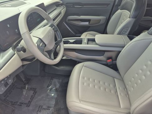 Used 2024 Kia EV9 Wind AWD/4WD image 12