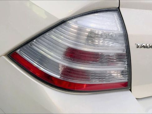 Used 2009 Ford Taurus Limited image 27