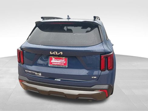 Used 2024 Kia Sorento SX image 16