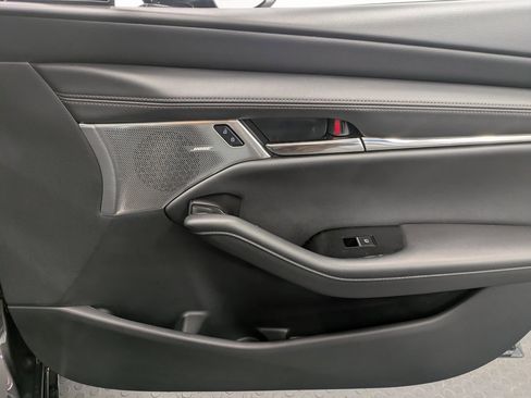 Used 2021 MAZDA MAZDA3 s image 27