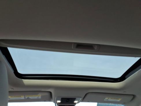 Certified 2026 Honda HR-V EX-L image 5