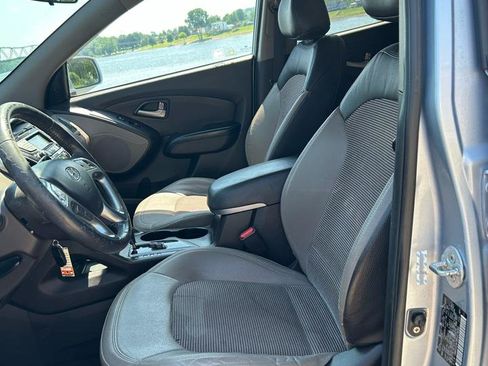 Used 2011 Hyundai Tucson GLS AWD/4WD image 8