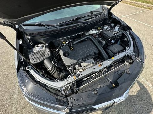 Used 2023 Chevrolet Equinox LS w/ Driver Confidence II Package image 31