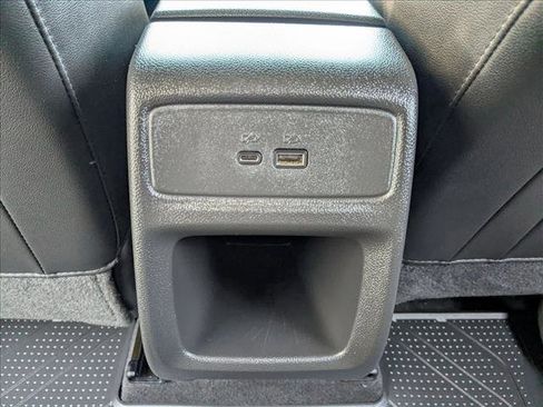 Used 2024 Chevrolet Trax LT w/ Sunroof Package FWD image 17