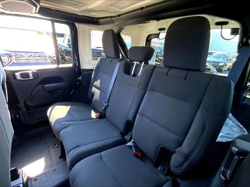 Used 2022 Jeep Wrangler Unlimited Sport image 21