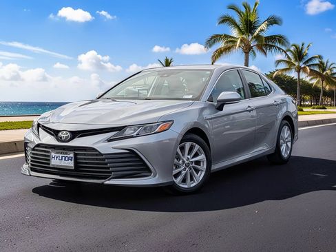 Used 2024 Toyota Camry LE w/ Convenience Package FWD image 2