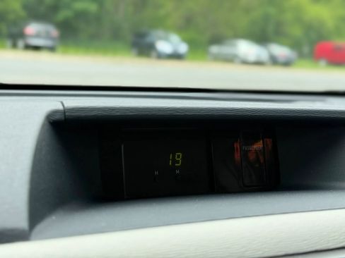 Used 2013 Toyota Sienna L FWD image 11