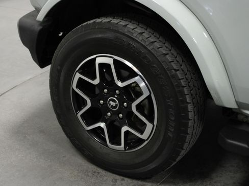 Used 2022 Ford Bronco Outer Banks image 10