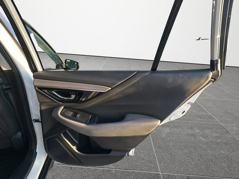 Used 2025 Subaru Outback Onyx Edition XT w/ Popular Package #2 image 18