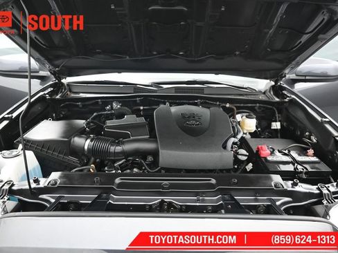 Used 2023 Toyota Tacoma SR AWD/4WD image 31