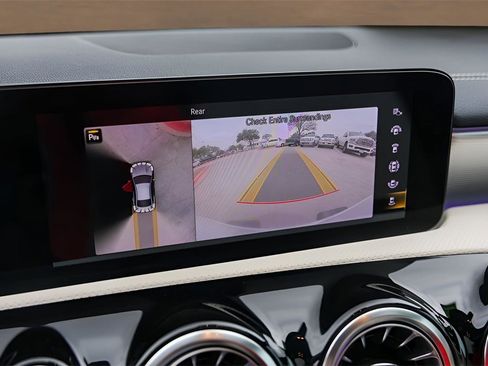 Used 2022 Mercedes-Benz CLA 250 image 17