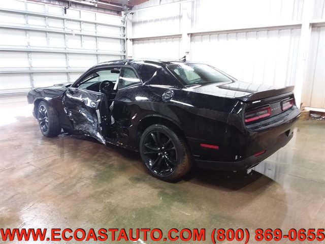 Used 2017 Dodge Challenger SXT w/ Blacktop Package RWD image 2