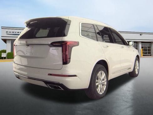 Used 2024 Cadillac XT6 Luxury w/ LPO, Floor Liner Package AWD/4WD image 3