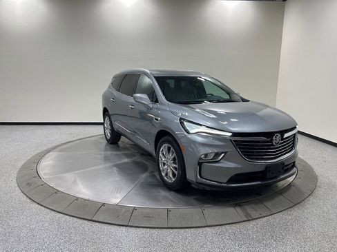 Used 2023 Buick Enclave Essence w/ Experience Buick Package image 4