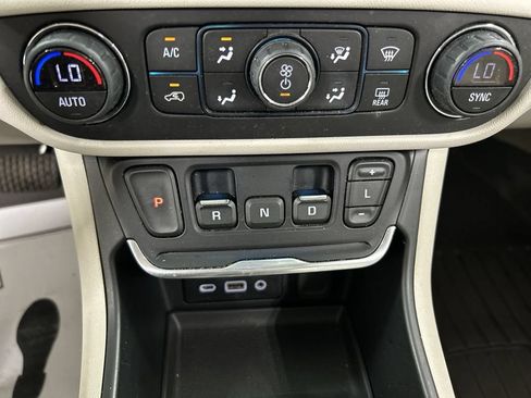 Used 2019 GMC Terrain Denali w/ Advanced Safety Package AWD/4WD image 17