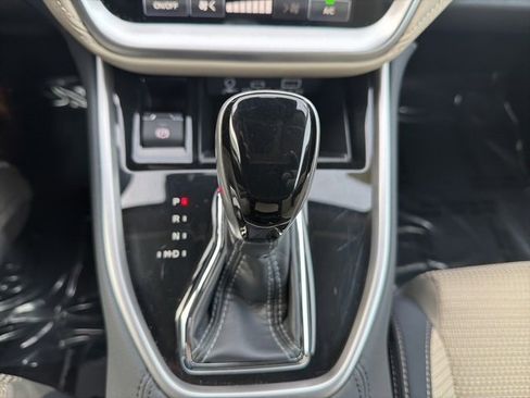 Used 2024 Subaru Outback Premium image 44