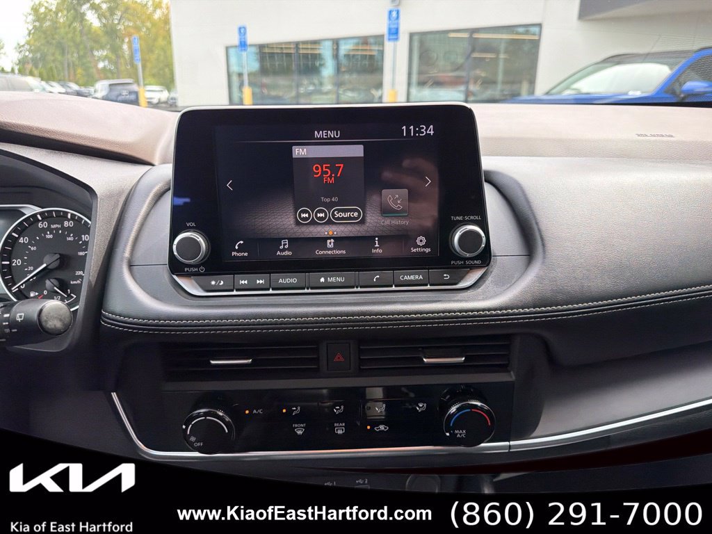 Used 2023 Nissan Rogue S AWD/4WD image 28