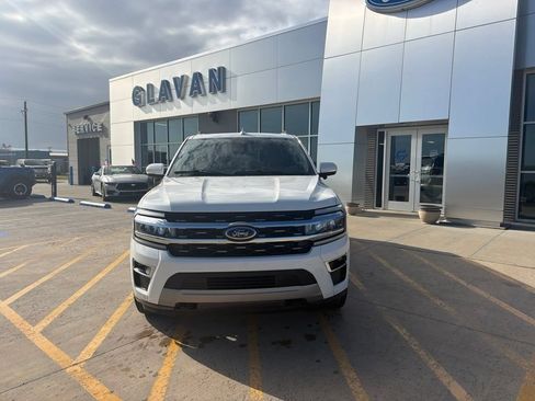Used 2023 Ford Expedition Limited AWD/4WD image 2